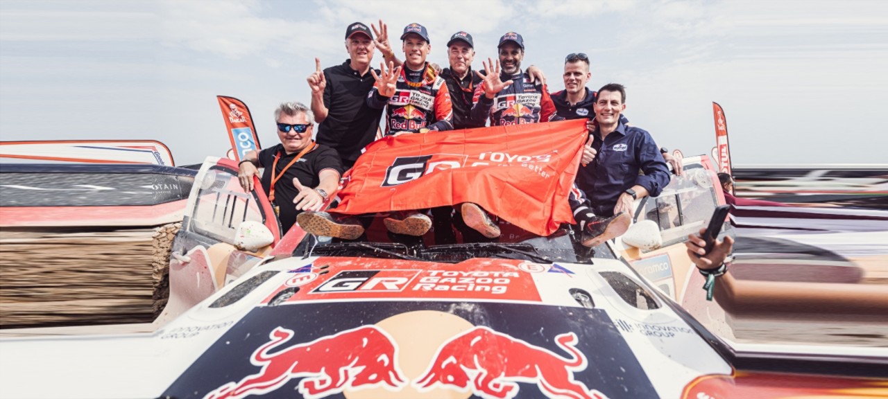 Zespół TOYOTA GAZOO Racing triumfuje w Rajdzie Dakar